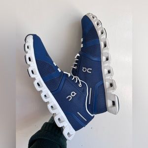 On Cloud Denim/White Women’s Shoes Size 9